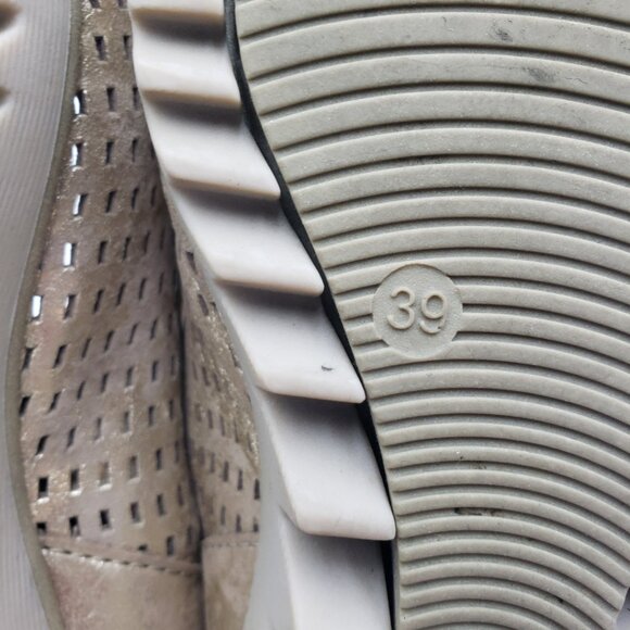 Wolky Ankle Strap Sandals 39 Womens Low Wedge Metallic Gold - Picture 9 of 9